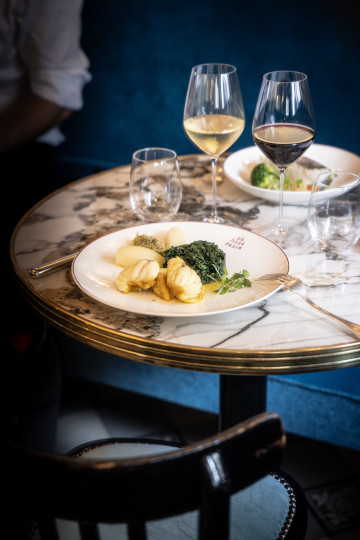 Restaurant Au Petit Riche, table bistrot